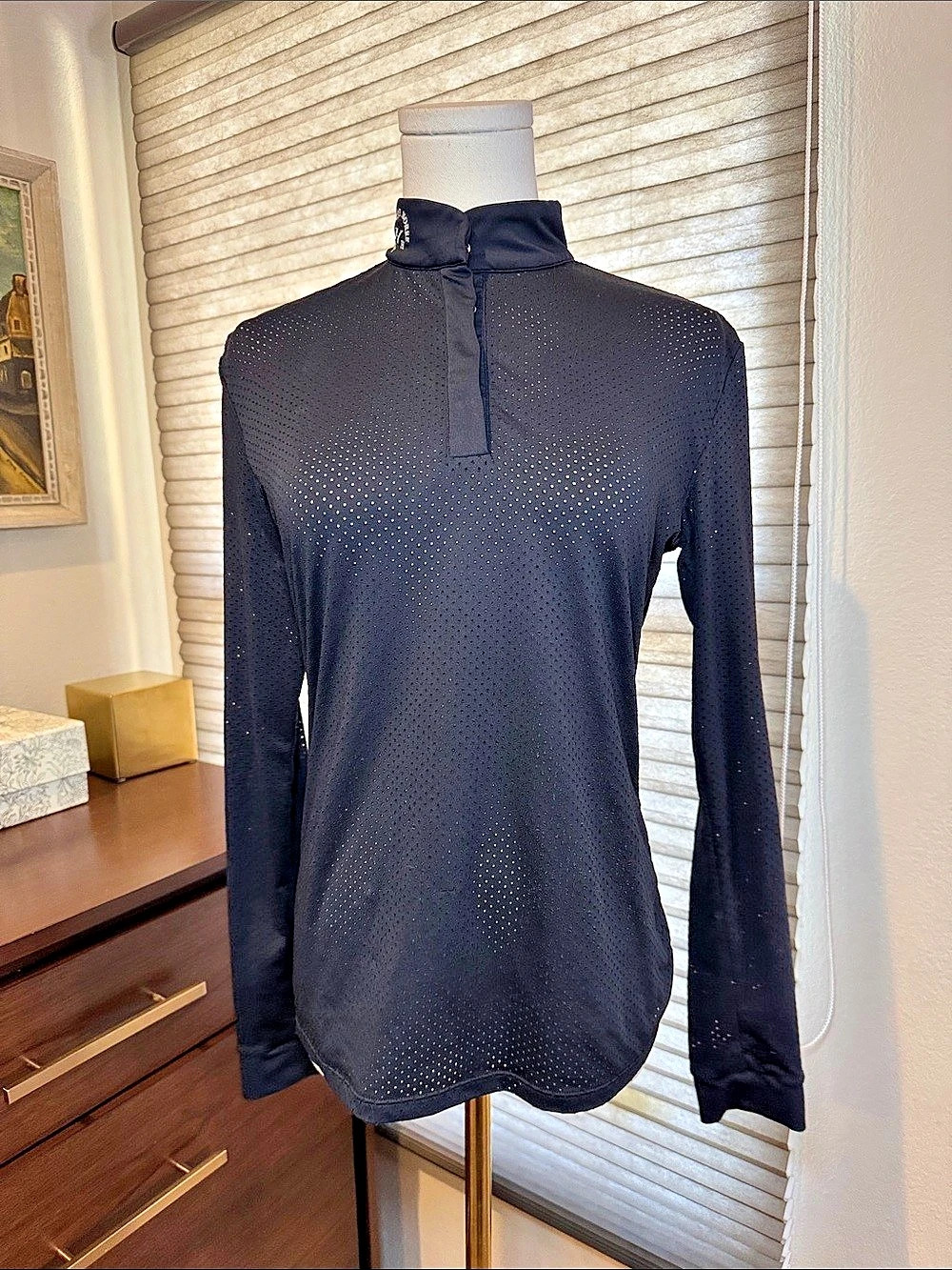 🐴 The Modern Horse Perforated Black Long Sleeve Pullover Riding Shirt. Size S 🐴